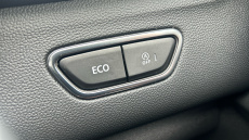 Renault Kadjar 1.3 TCE Iconic 5dr EDC Petrol Hatchback